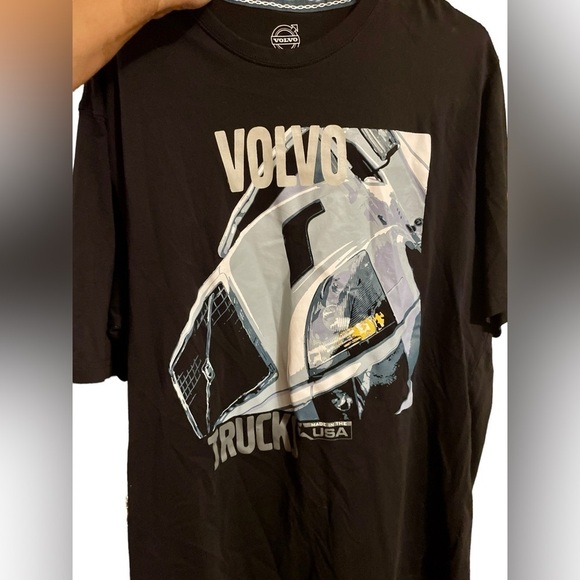 2XL Volvo Trucks Official Merchandise black short sleeve crewneck t-shirt